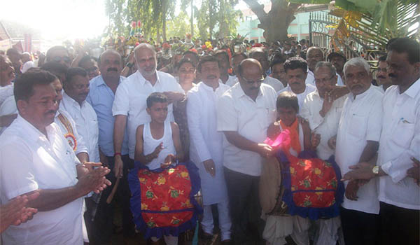 ಮುಂಡಗೋಡ ಹಬ್ಬಕ್ಕೆ ಶಾಸಕ ಹೆಬ್ಬಾರರಿಂದ ಚಾಲನೆ